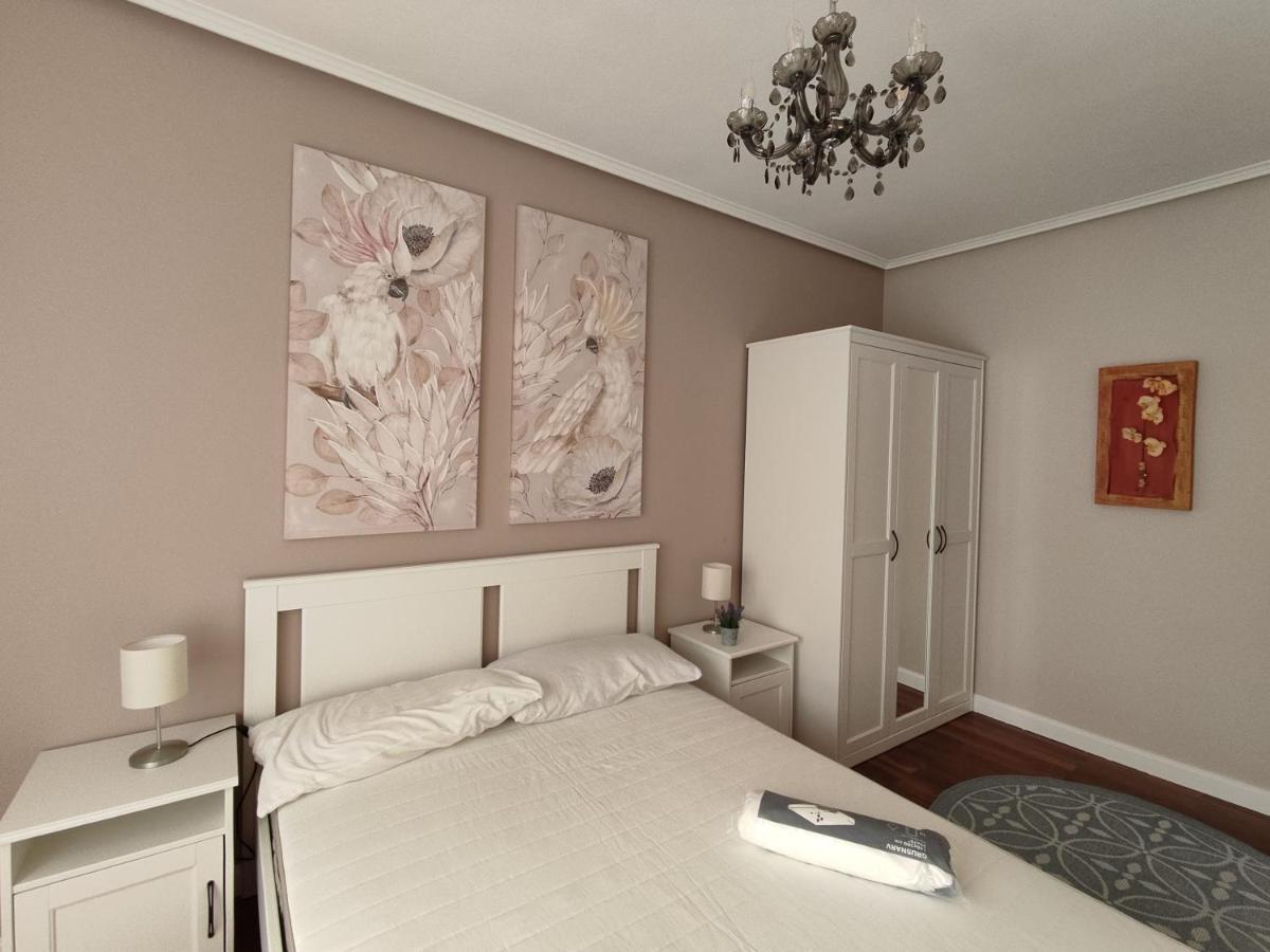 Acogedor Apartamento Junto A La Plaza Villasana de Mena Buitenkant foto