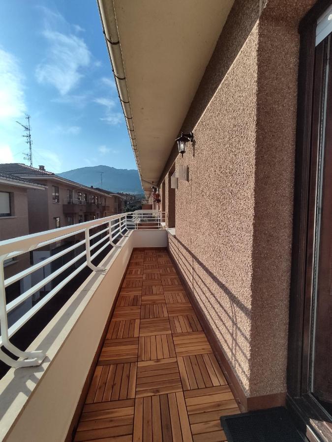 Acogedor Apartamento Junto A La Plaza Villasana de Mena Buitenkant foto